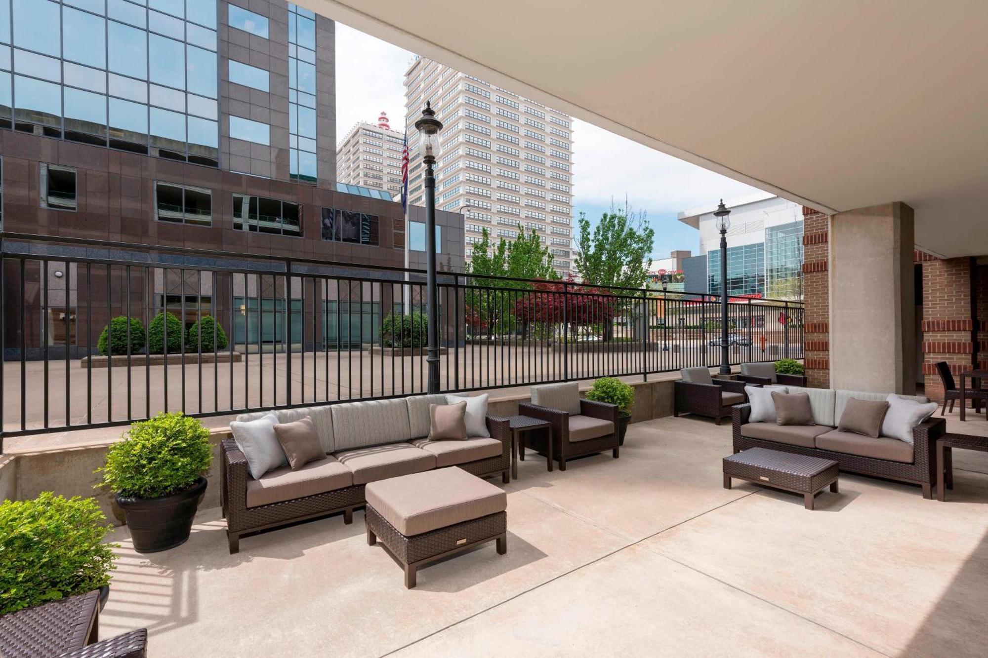 Courtyard Downtown 3*
