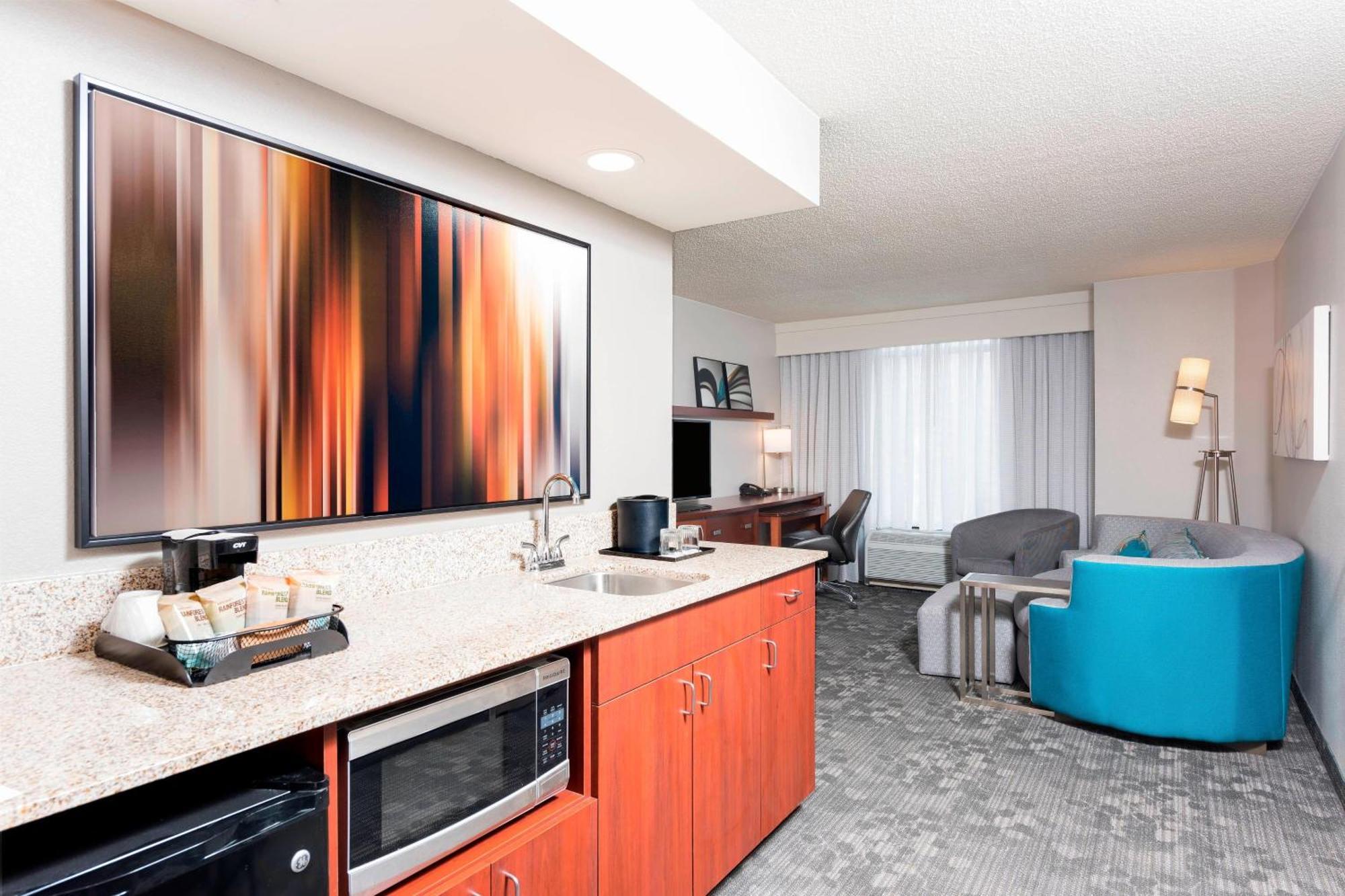 Courtyard Downtown 3* Louisville